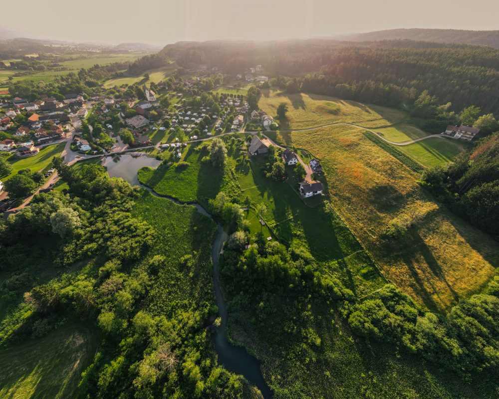 Weitwinkel Drohne Sonnenuntergang